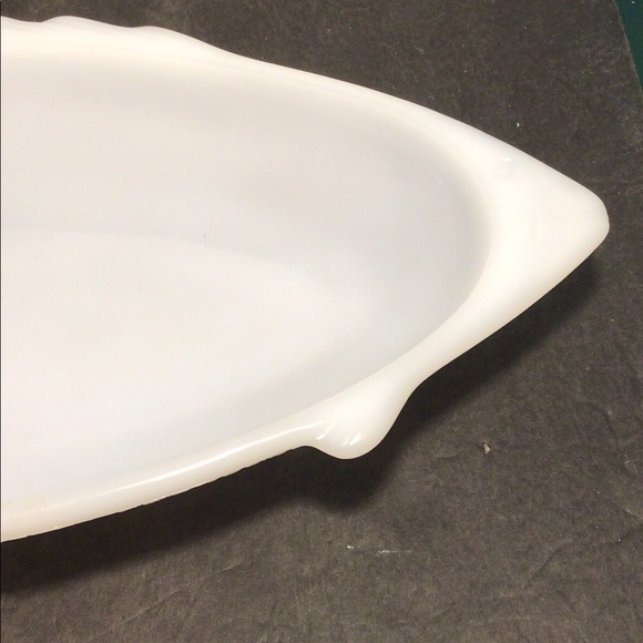 Vintage 1940’s Ornate 18in Glasbake Fish Milk Glass platter - Picture 2 of 7